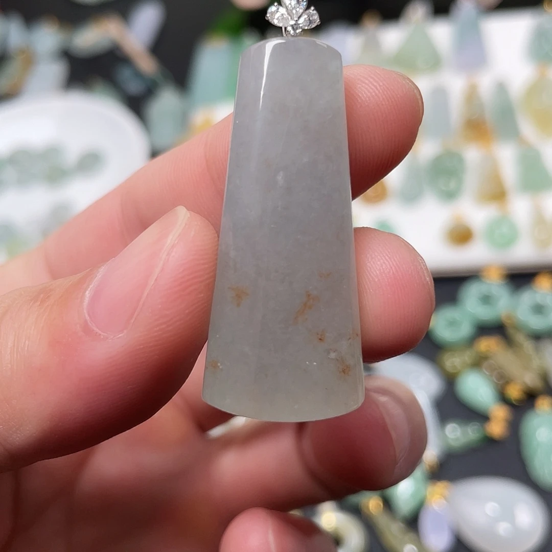 翡翠18K金镶嵌颈饰无事柱