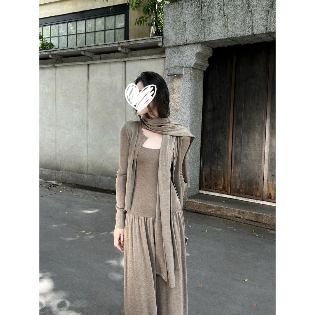 【雕塑美学】 针织开衫背心裙围巾三件套22390#