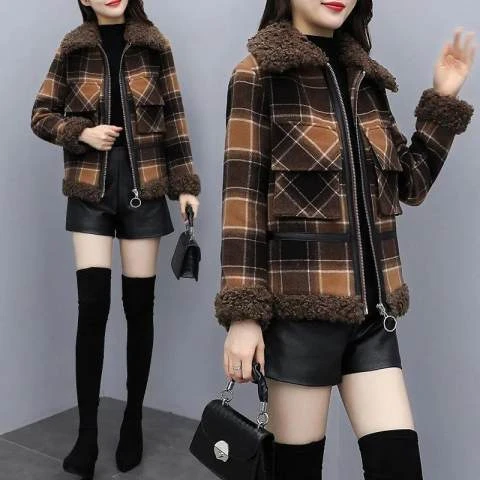 2025新款女装冬季拼接毛呢短外套女格子小个子短款大衣加厚
