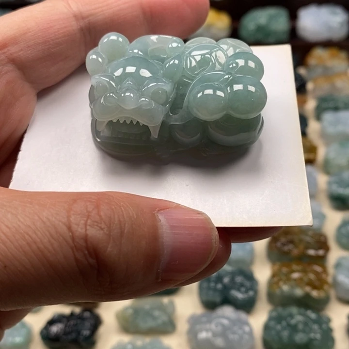 翡翠颈饰未镶嵌天然翡翠貔貅