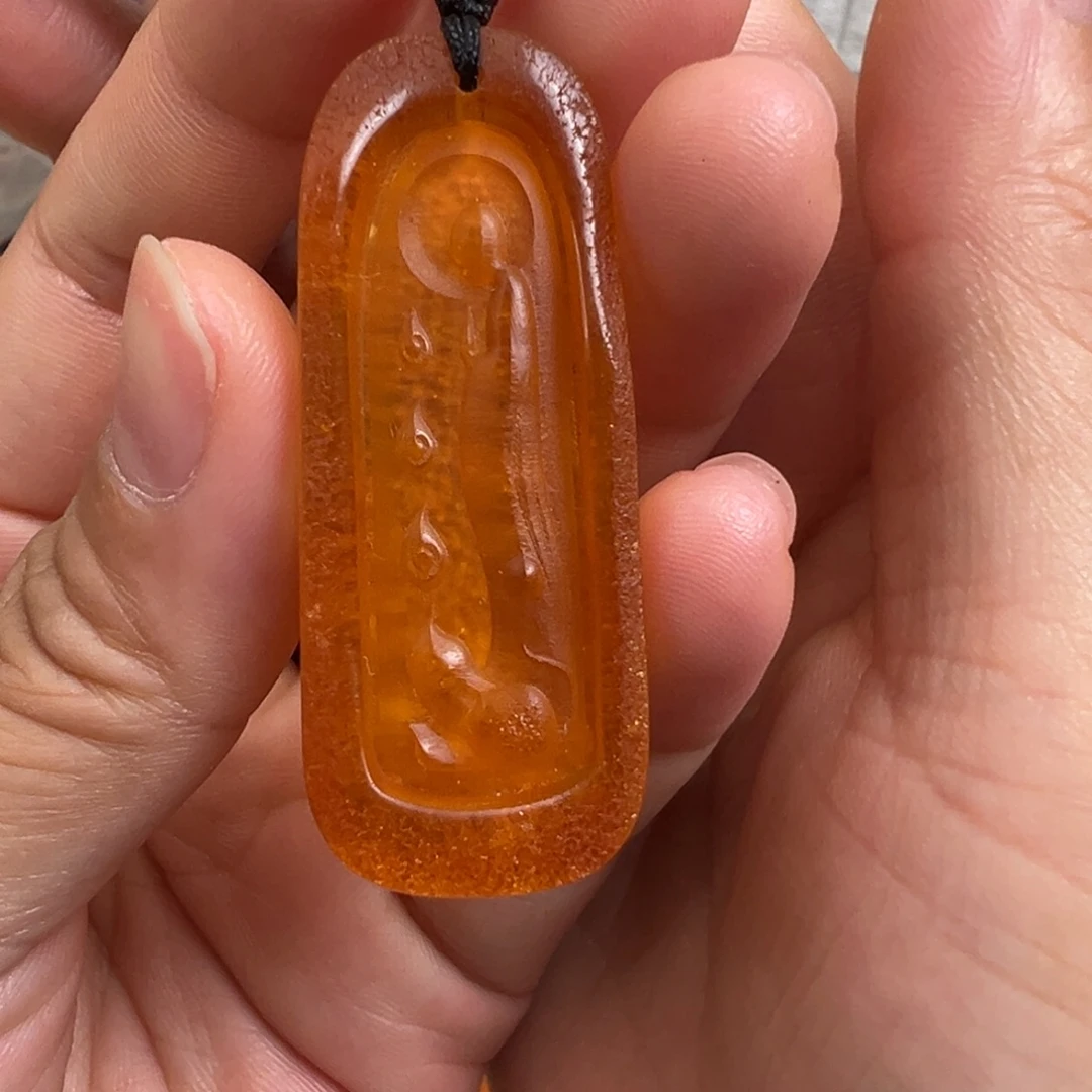 琥珀未镶嵌裸石琥珀