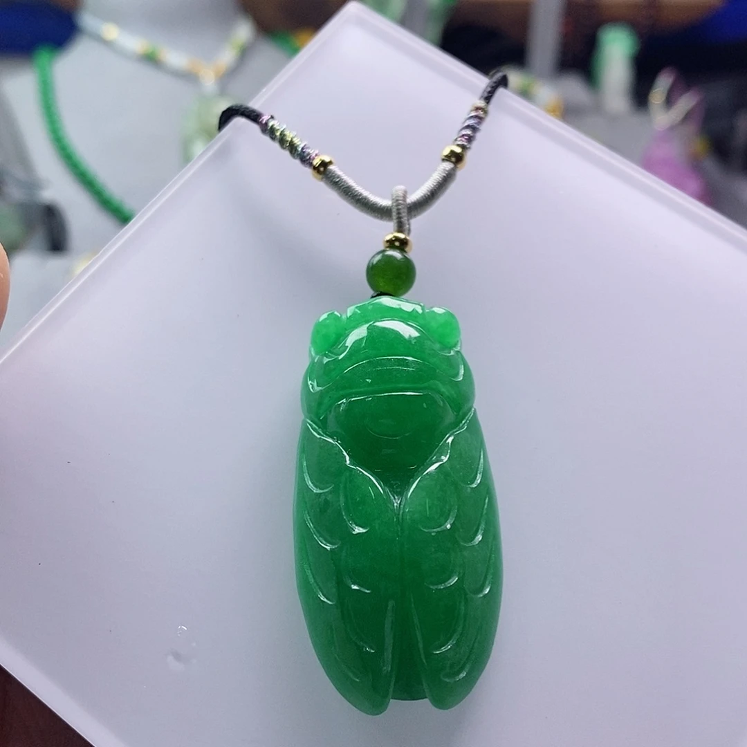 翡翠未镶嵌吊坠(赠链)