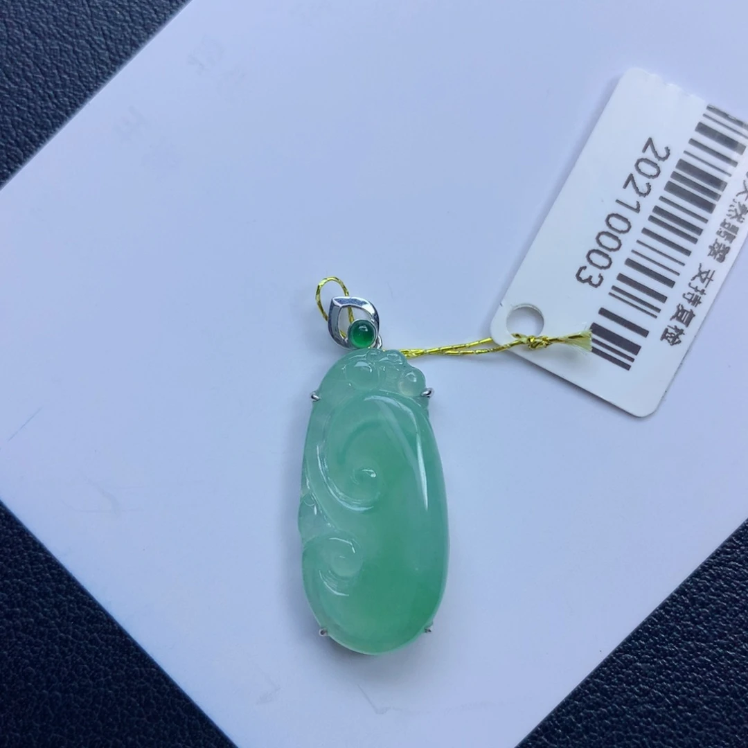 翡翠颈饰未镶嵌如意