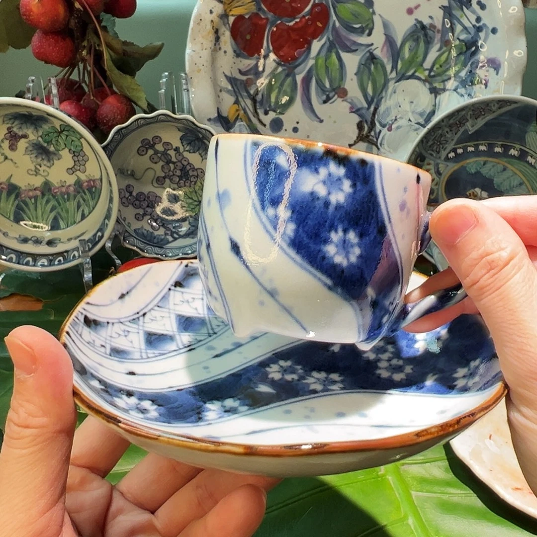 咖啡杯等设施和服务等多种娱乐