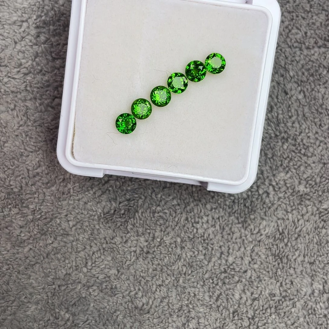 透辉石裸石未镶嵌一组6颗