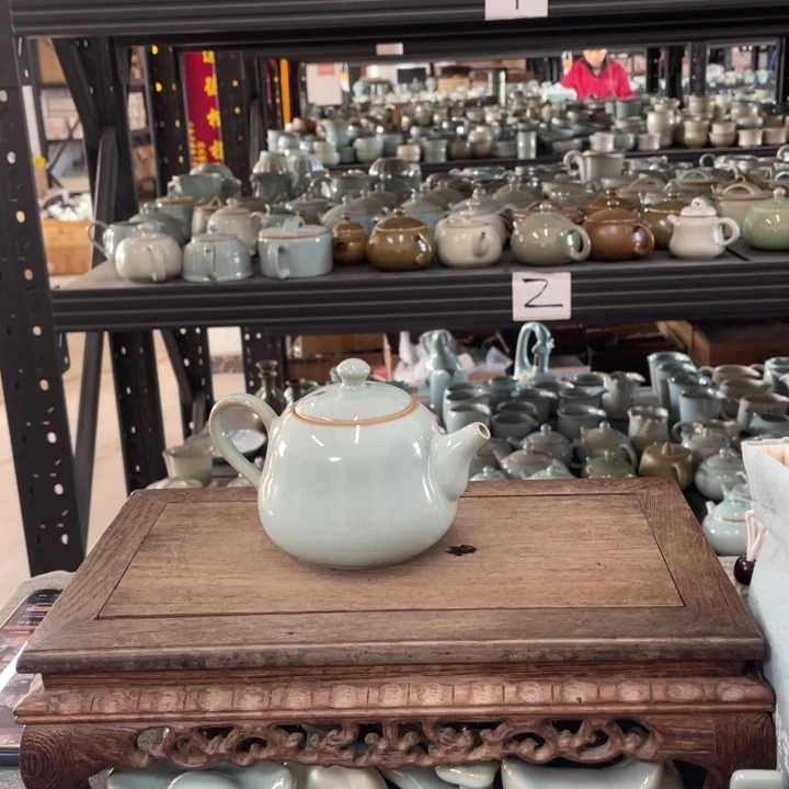 摆件天青釉葫芦壶。。