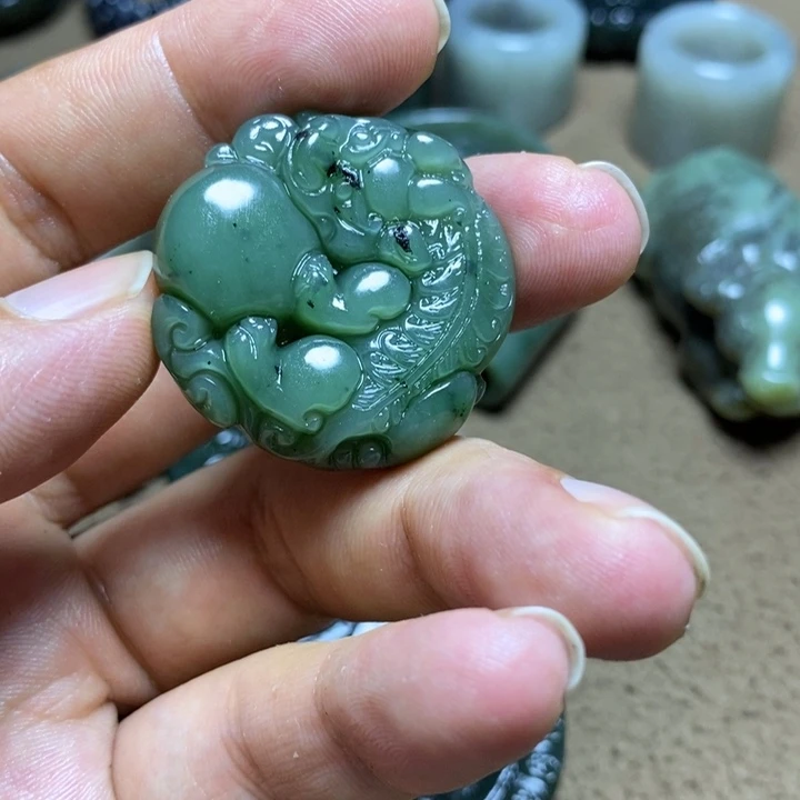 颈饰未镶嵌和田玉