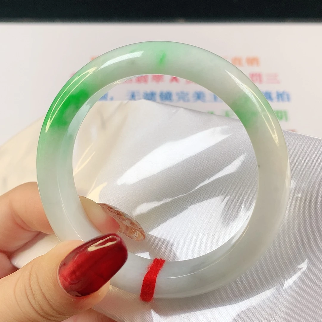 翡翠手镯未镶嵌翡翠手镯1550