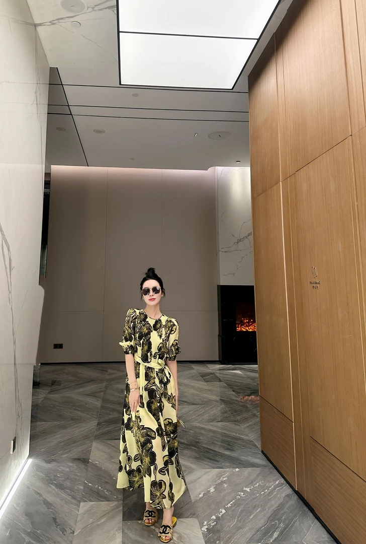 DL乐乐家【杜维埃夏日】时尚新款圆领中袖显瘦印花气质减龄连衣裙