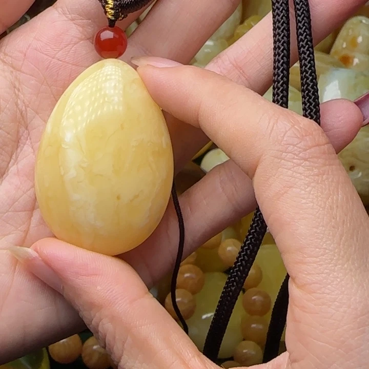 琥珀未镶嵌手链吊坠