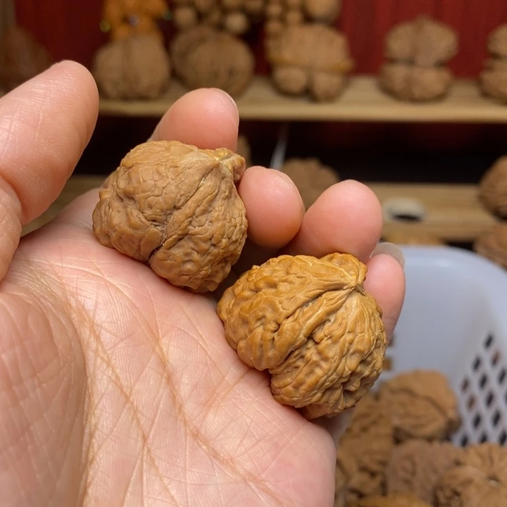 辻***弌把件文玩核桃尺寸