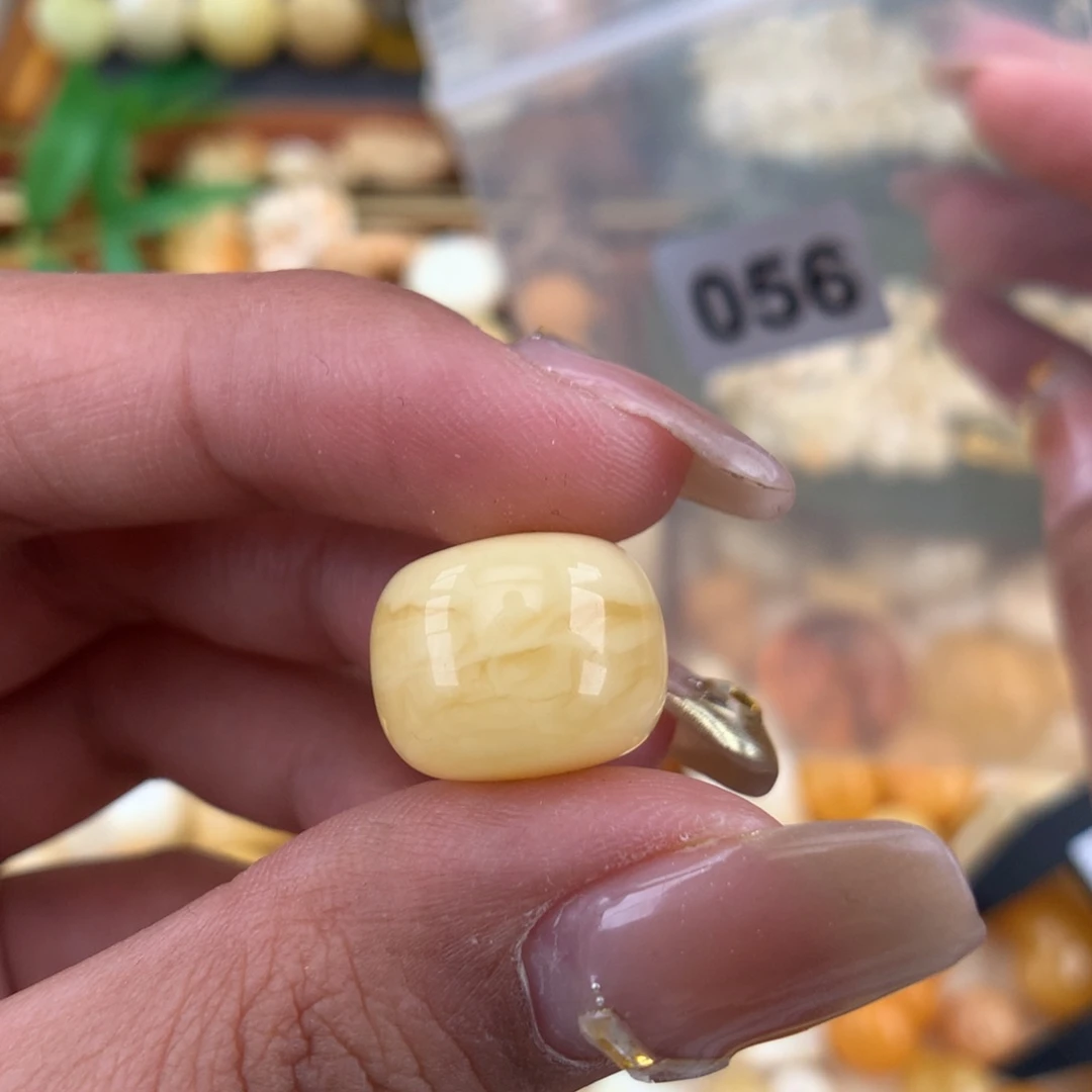 琥珀珠宝奇石未镶嵌15.1 小皮坑