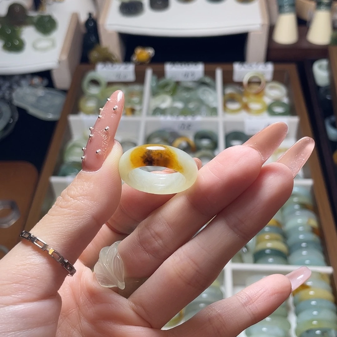 W***…蛇纹石玉未镶嵌戒指17.8