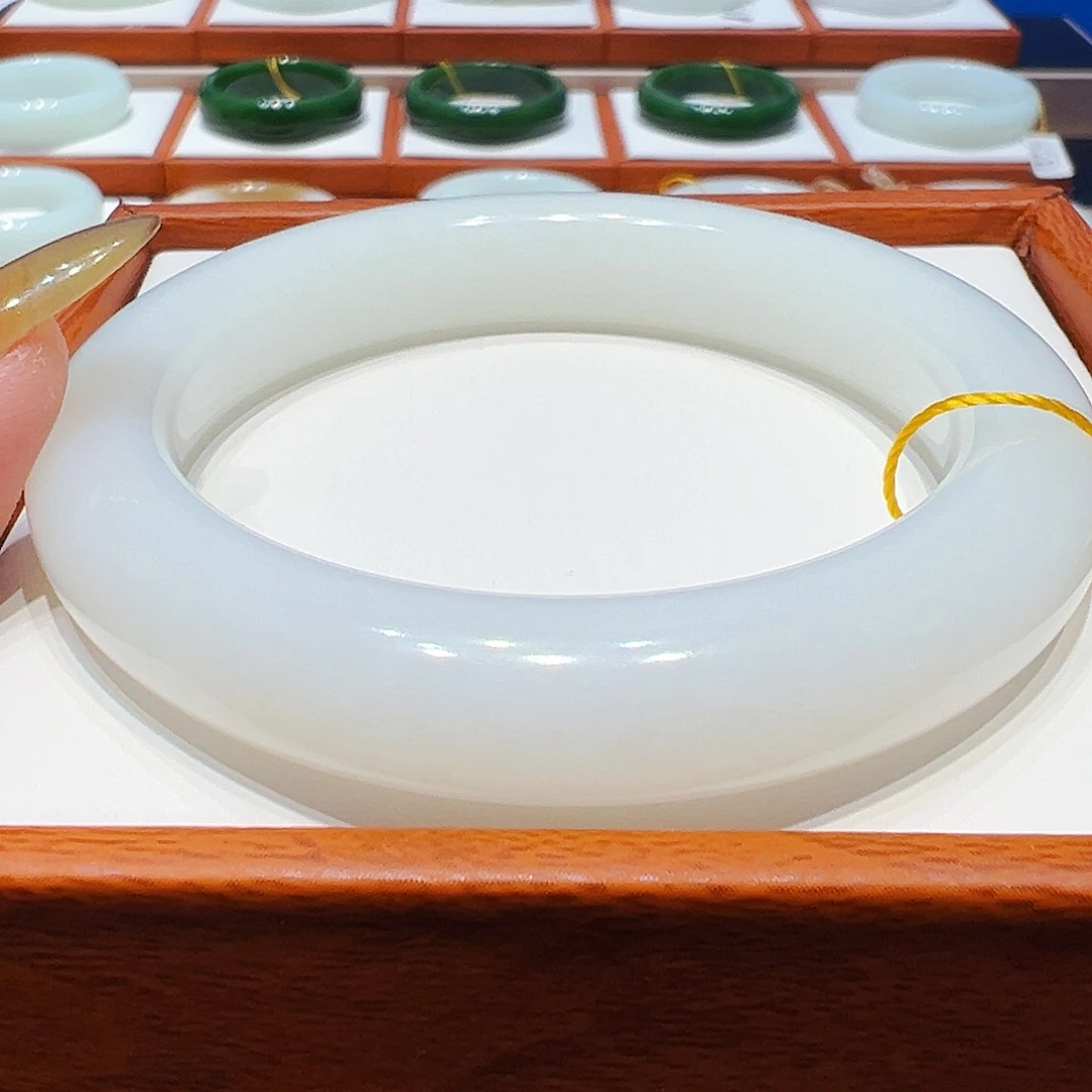 和田玉未镶嵌手镯羊脂白5556