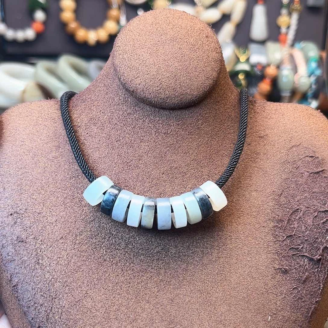 颈饰未镶嵌和田玉