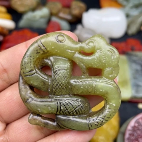 蛇纹石玉颈饰未镶嵌103