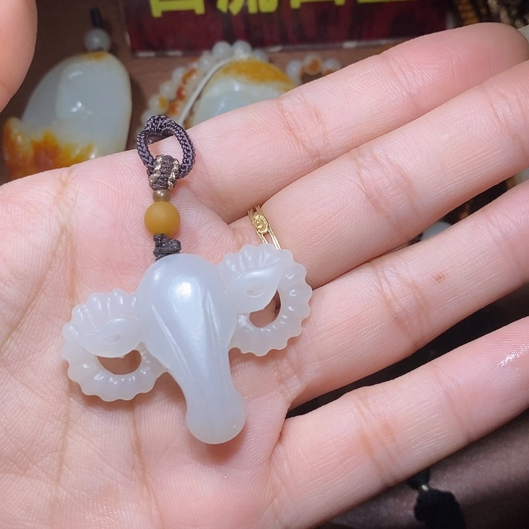 和田玉未镶嵌挂件