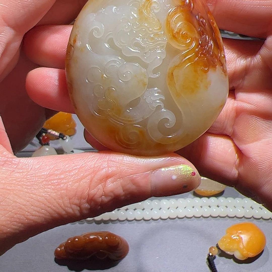 和田玉未镶嵌车挂l***军