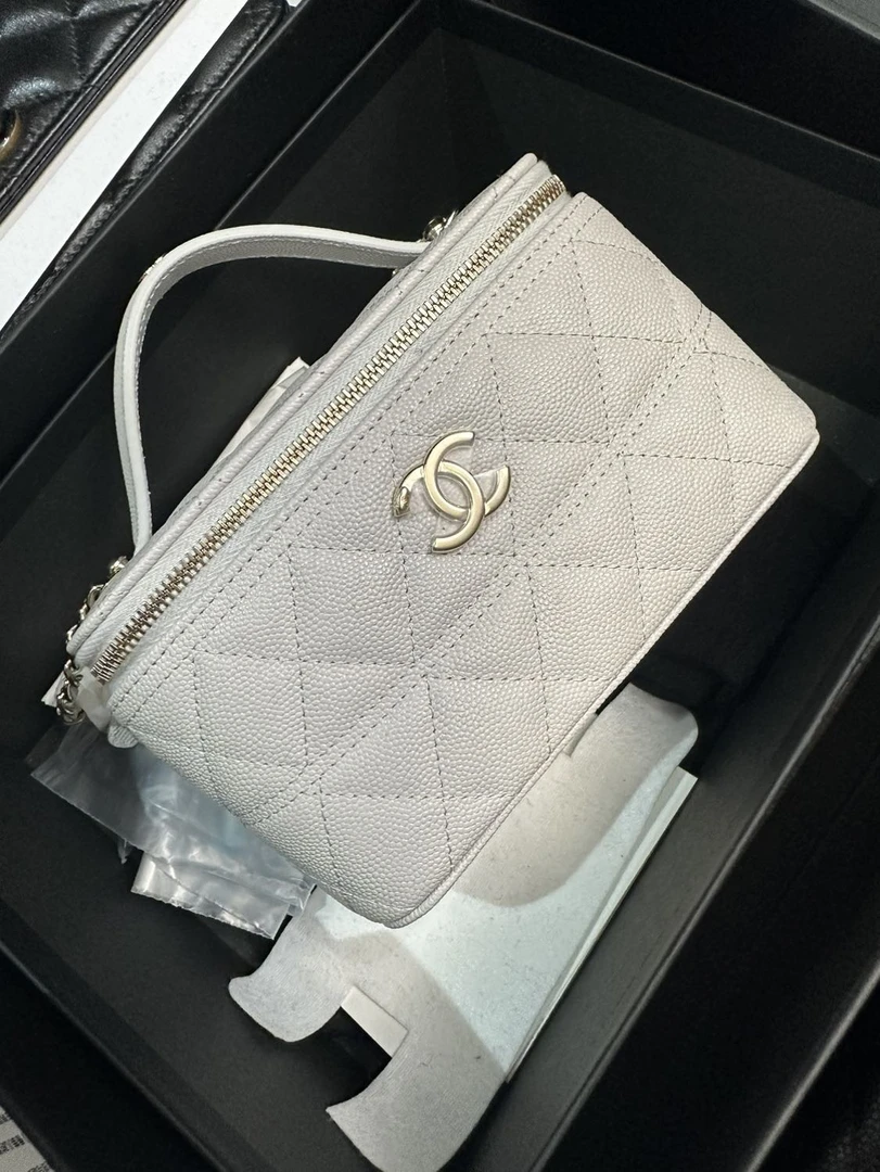 未使用 Chanel/香奈儿 25c鱼子酱双c手柄盒子包