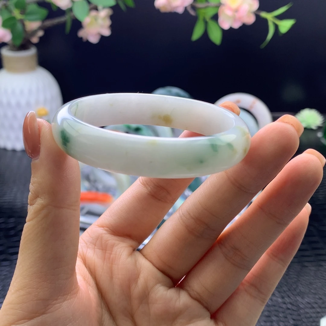 定制翡翠未镶嵌手镯