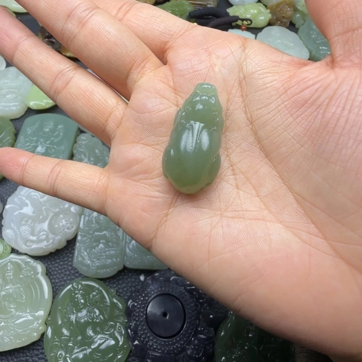 和田玉未镶嵌珠宝奇石