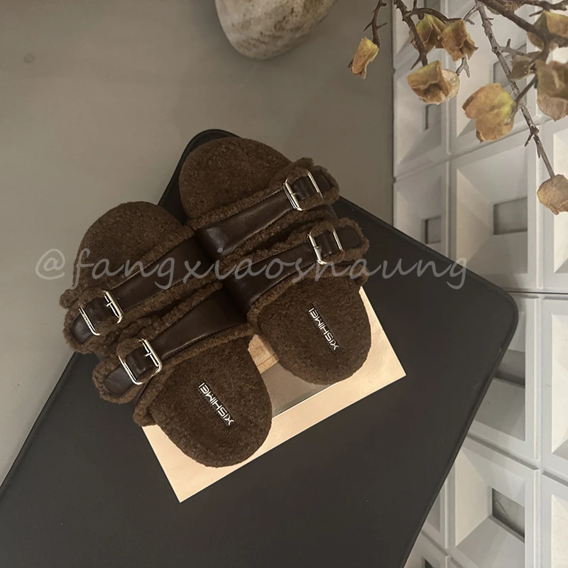 韩版皮带扣低跟凉鞋平底厚底夏季防滑休闲风一字拖毛拖露趾外穿