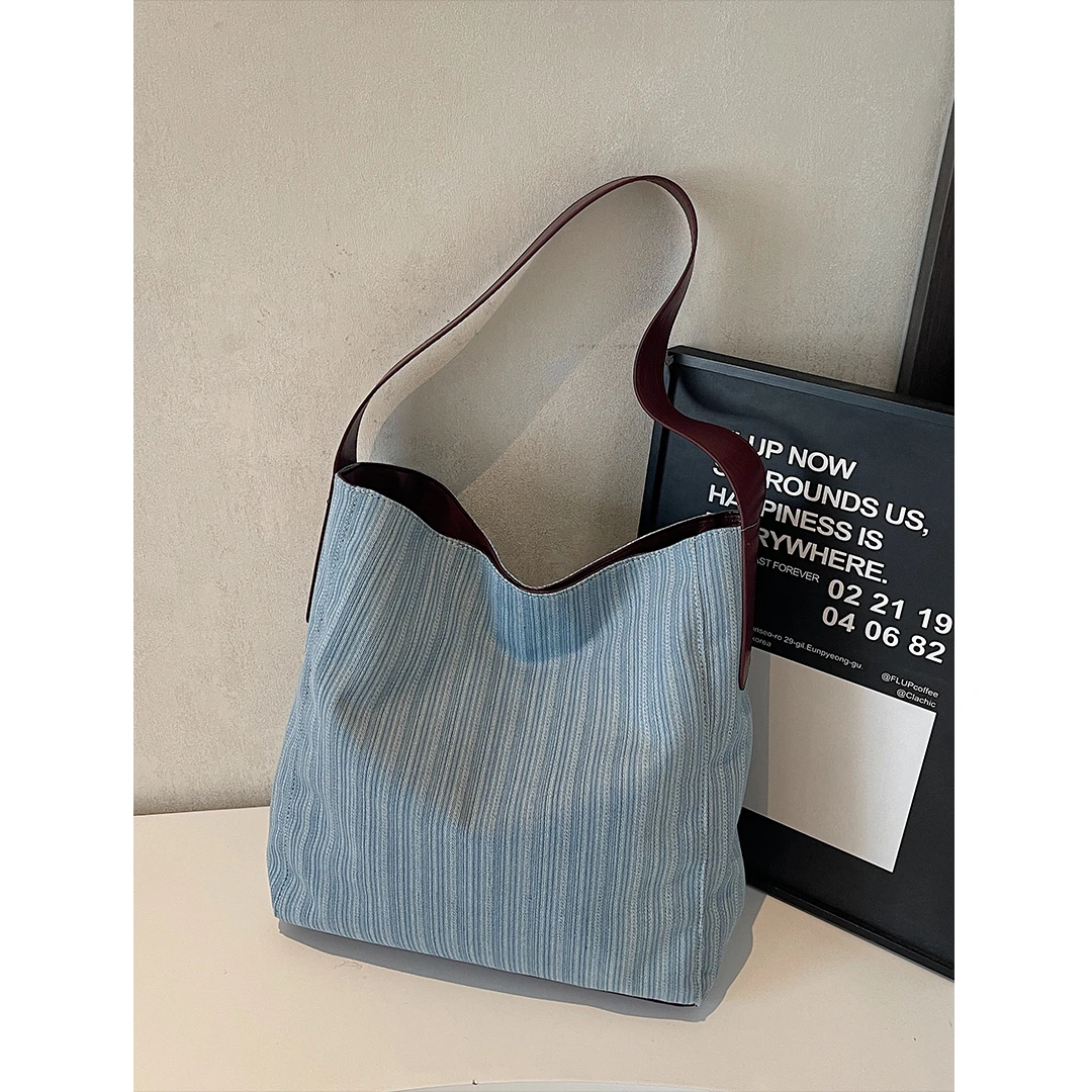 韩系条纹简约百搭帆布通勤水桶包小众托特包