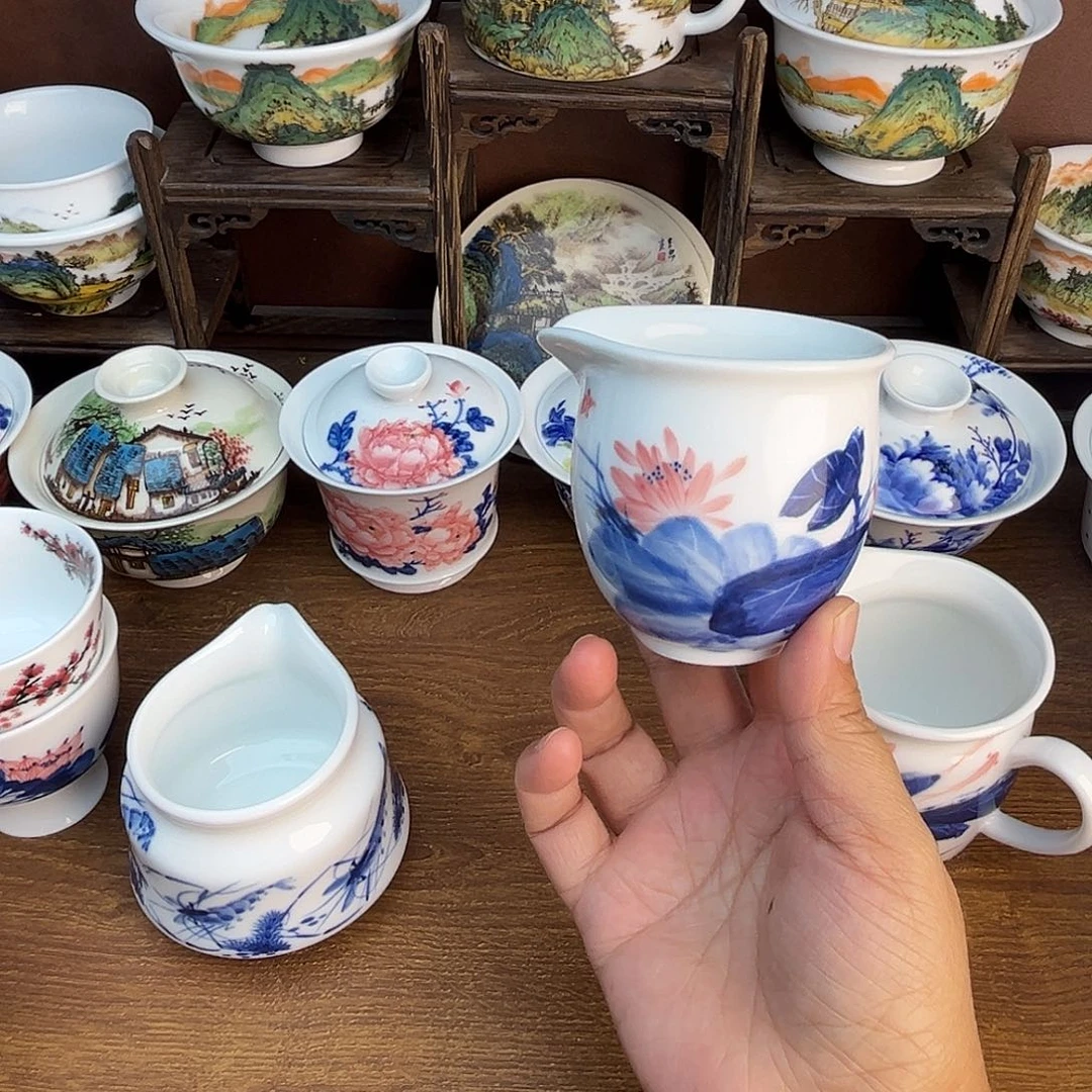 忠意堂釉下彩荷花鱼公道