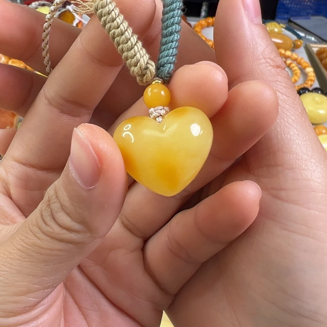 蜜蜡裸石未镶嵌蜜蜡