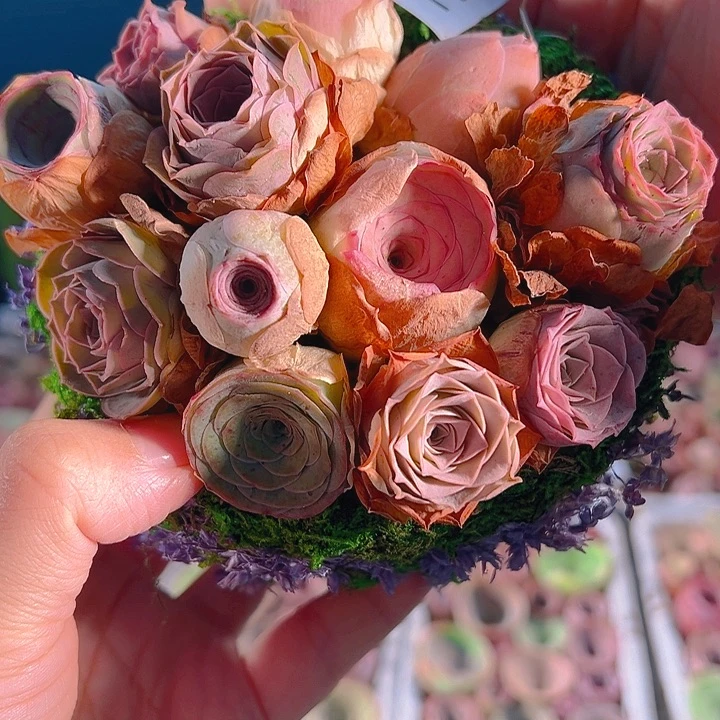 TT034。 玫瑰混花篮。