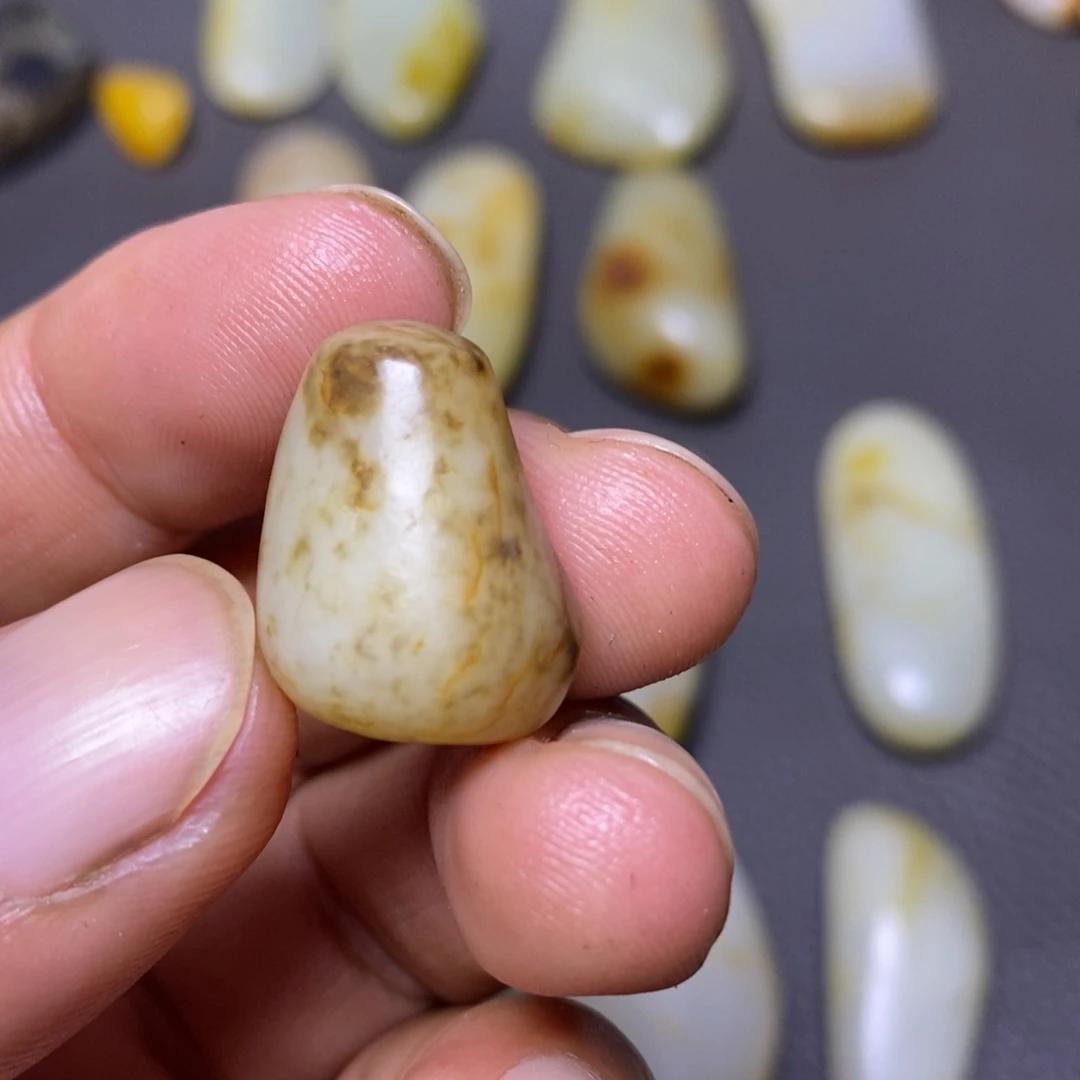 和田玉（糖玉）未镶嵌挂件