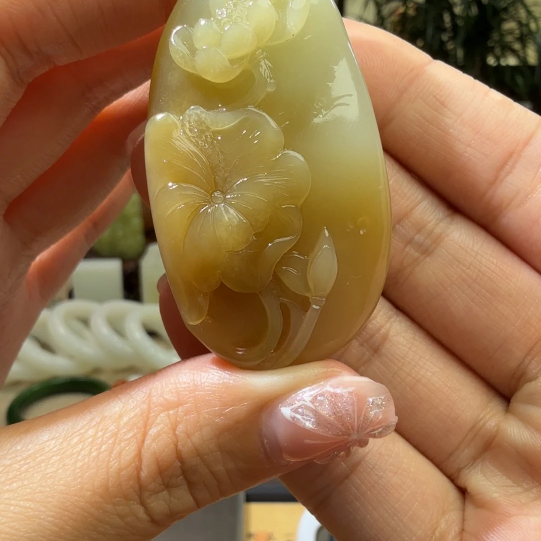 和田玉挂件未镶嵌清**行