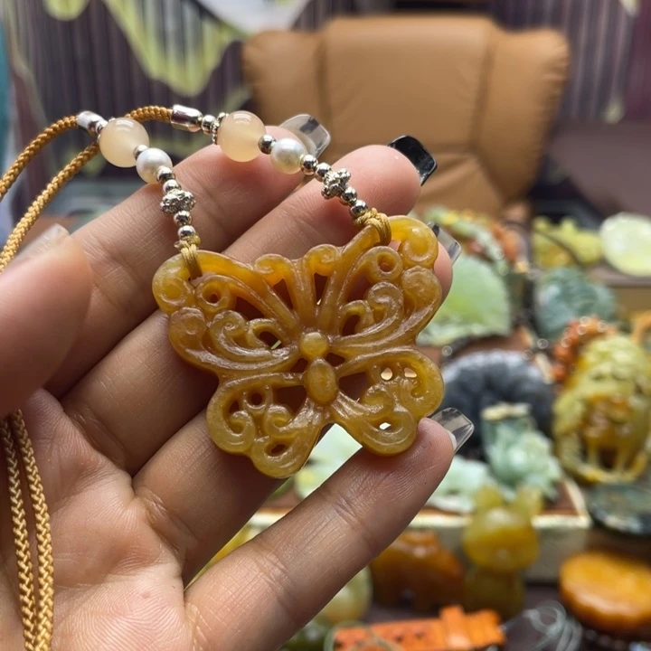 蛇纹石玉未镶嵌颈饰