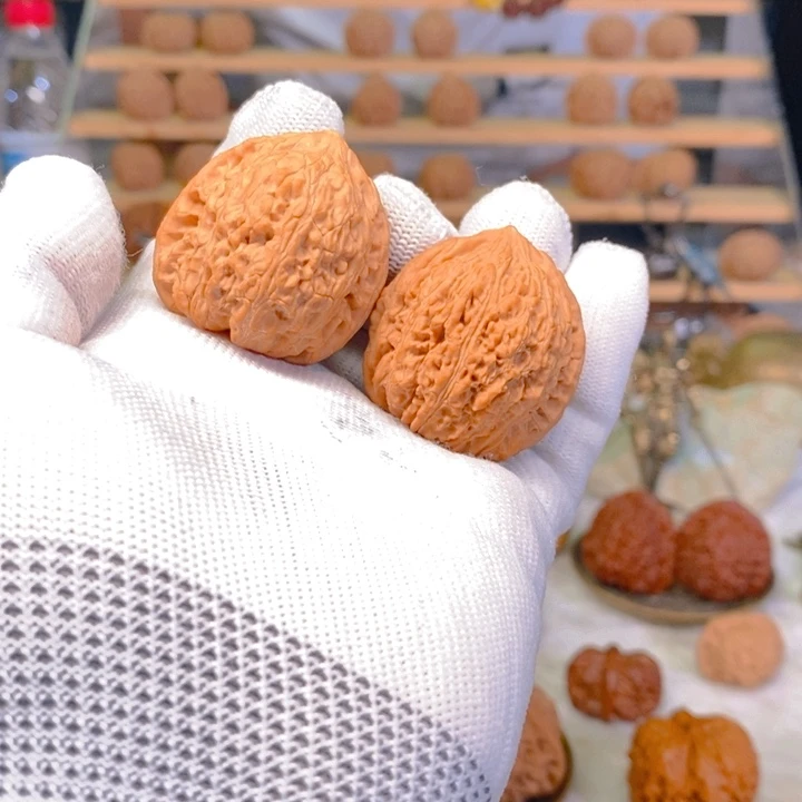 吊坠文玩核桃绣球