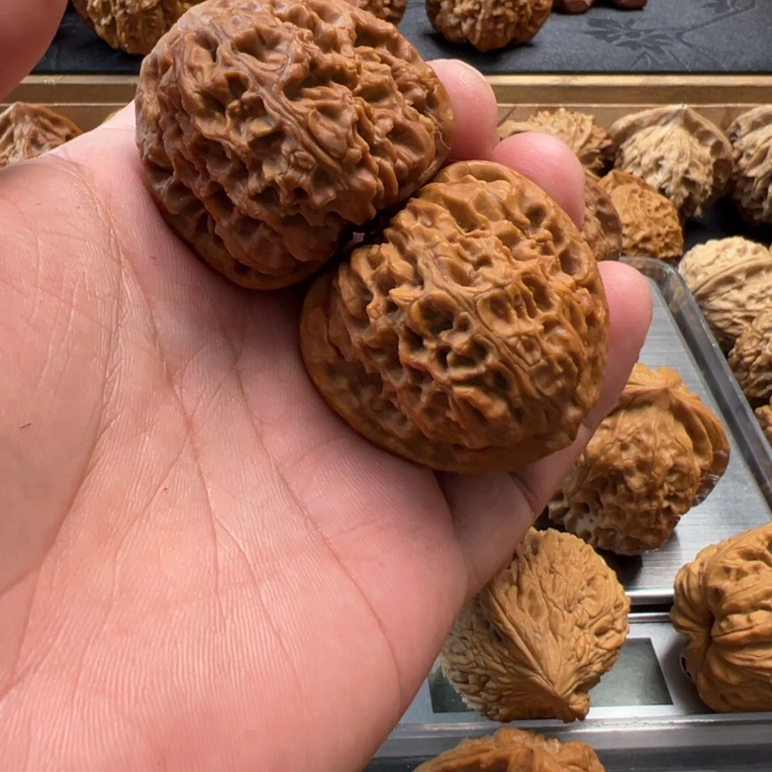 吊坠桃核文玩核桃，南疆石