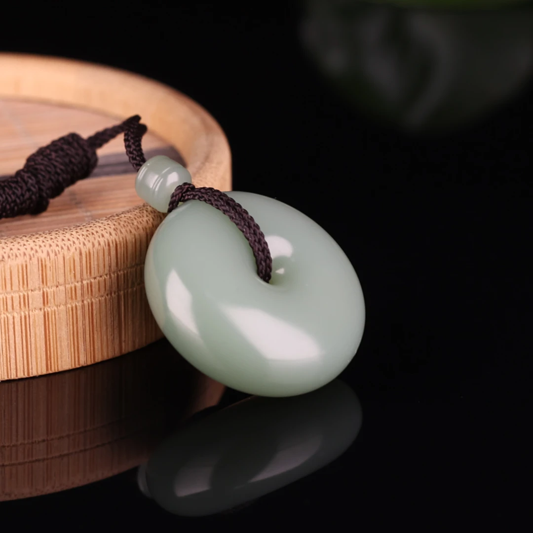 【和田玉粉碧平安扣直径35mm】 新疆和田玉玉质温润细无瑕疵