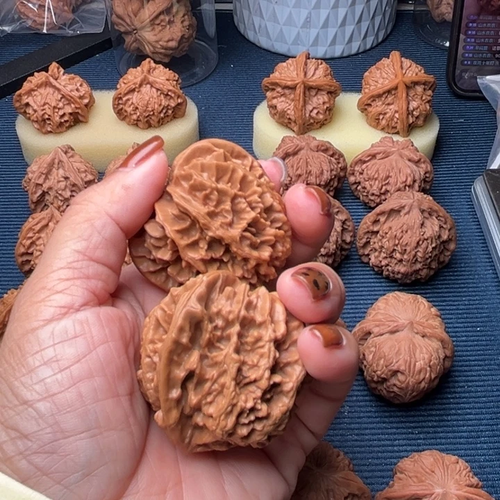 山***农文玩核桃吊坠45状元冠