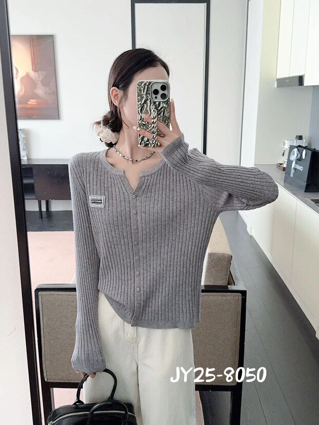 8050意凡春季新款花边标开衫