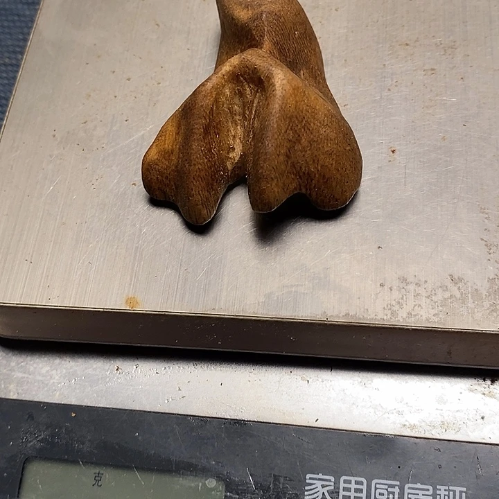 香榧木手工艺非遗技艺竹木根雕及其制品克重：9