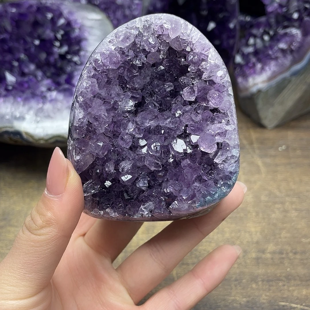 紫晶未镶嵌大型摆件（非配饰）