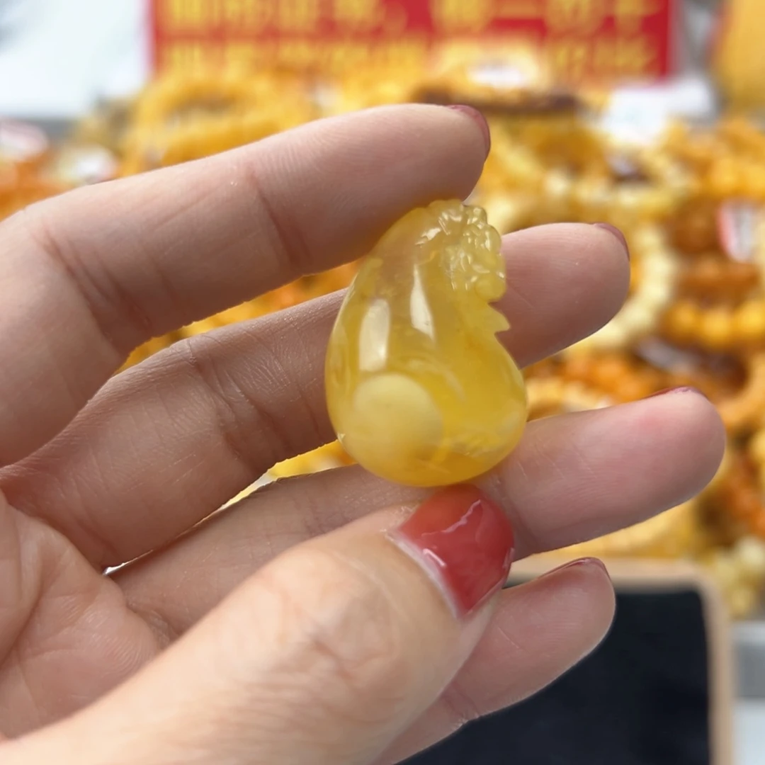 琥珀珠宝奇石未镶嵌