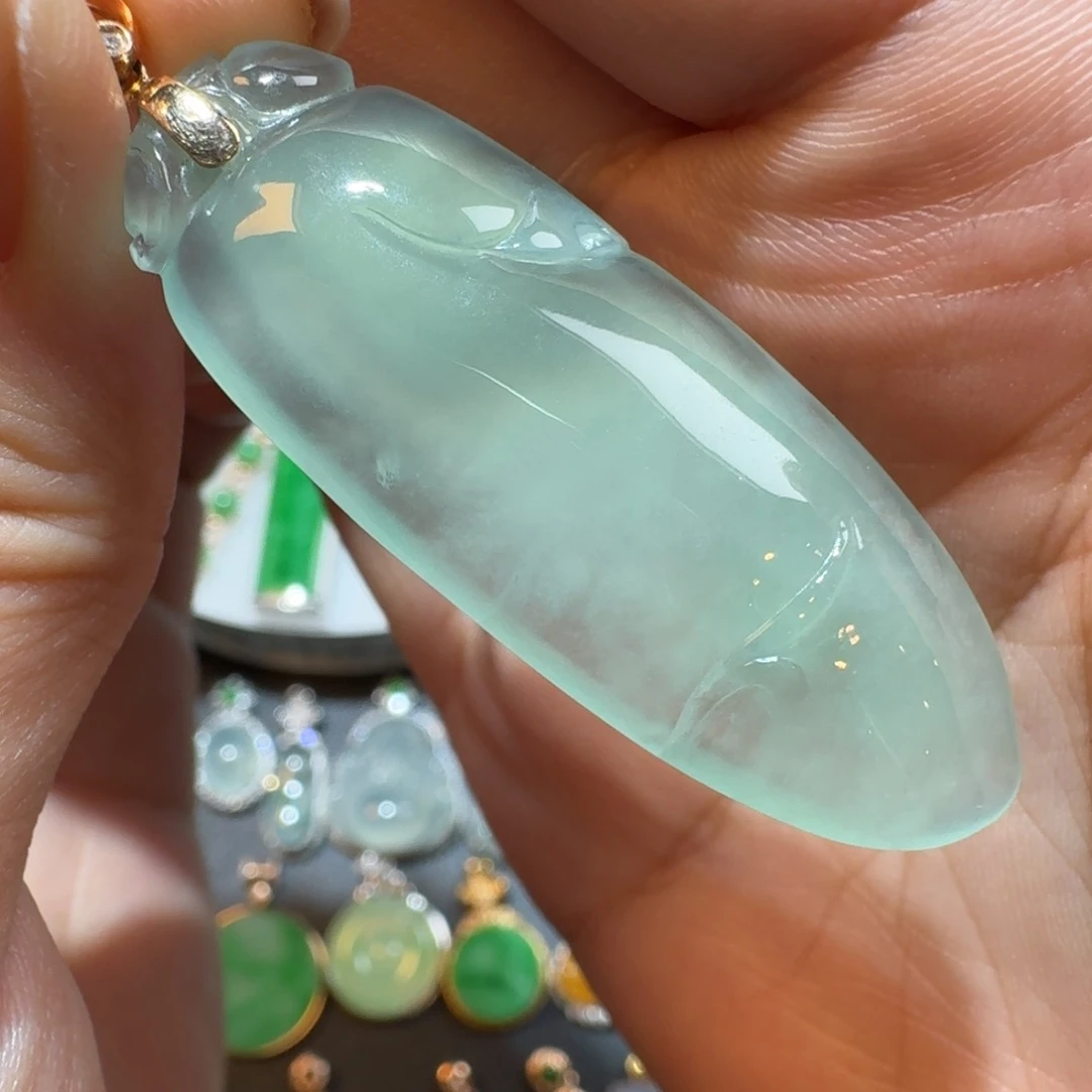 翡翠未镶嵌颈饰瓜