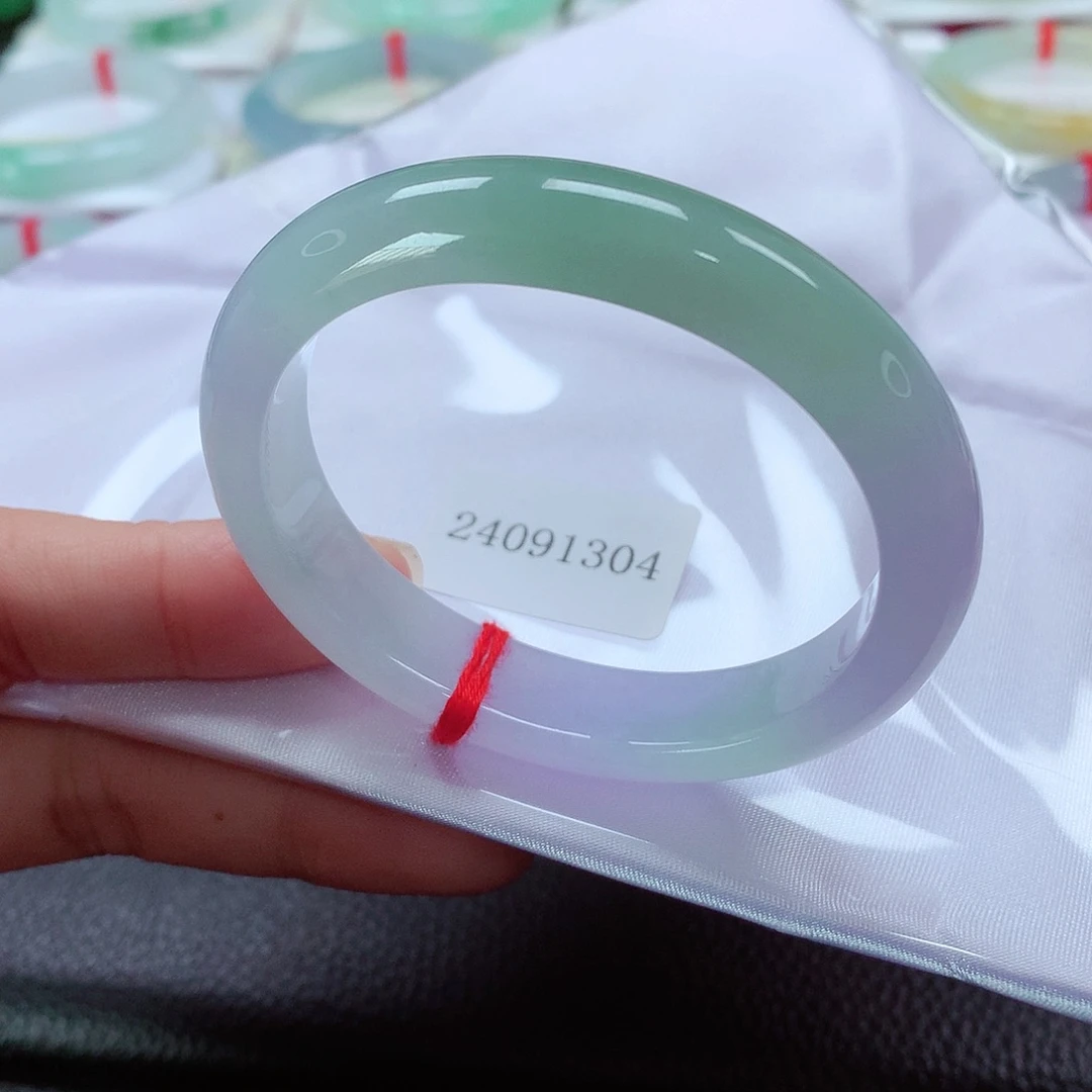 翡翠手镯（贵妃镯）未镶嵌