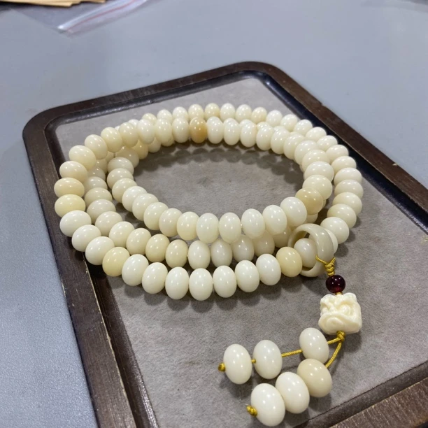 P384 羊脂白菩提根 卡1.1带醒狮算盘珠多圈手串（底色多样，发其一）