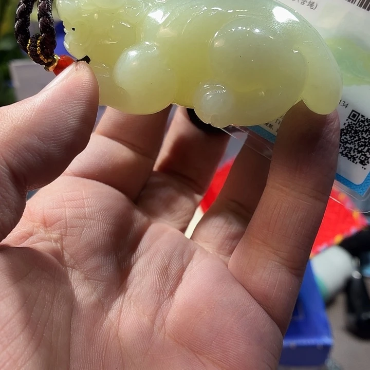 颈饰未镶嵌和田玉（糖玉）