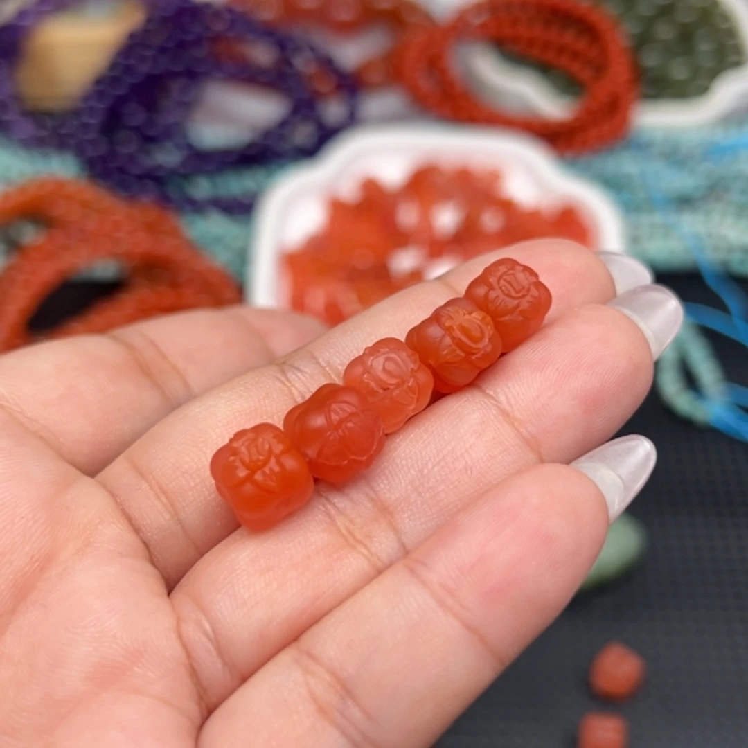 南红玛瑙未镶嵌吊坠(不含链)多样性