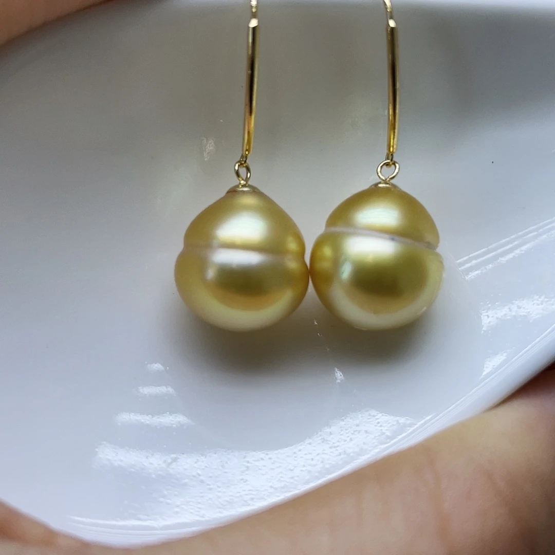 18K金镶嵌海水珍珠耳饰