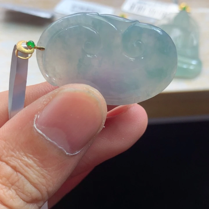 翡翠未镶嵌颈饰吊坠