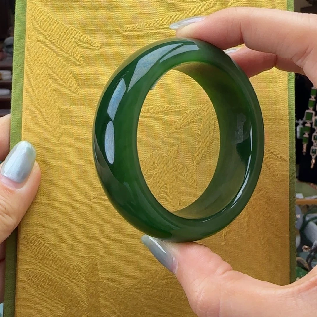 和田玉手镯未镶嵌心*