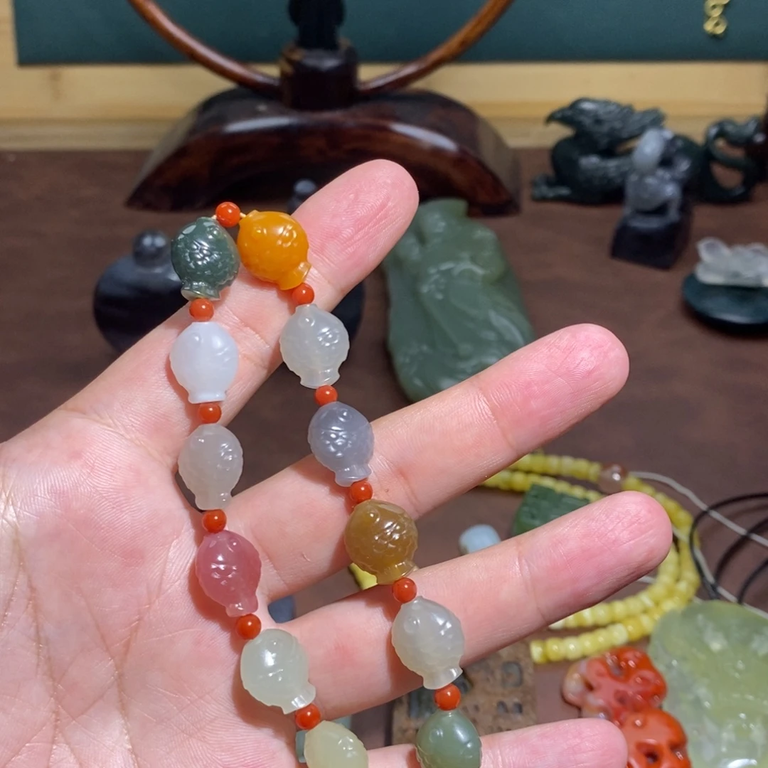 笨***妞颈饰未镶嵌和田玉